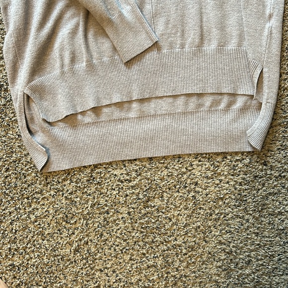 Dreamers gray sweater size S/M - Picture 3 of 6